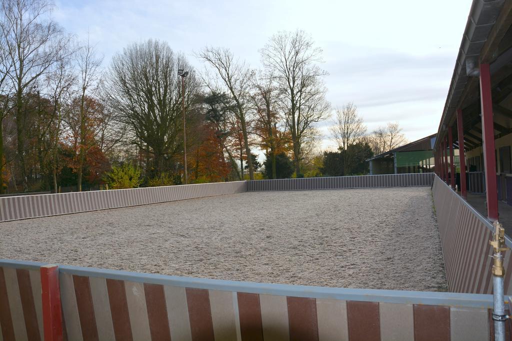 Hotel Haras Des Chartreux Estaimbourg Exterior foto